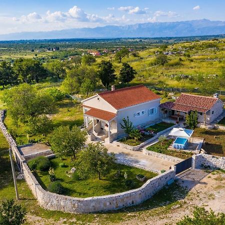 Holiday Home Ante With Beautiful Private Garden Nadin Exterior photo