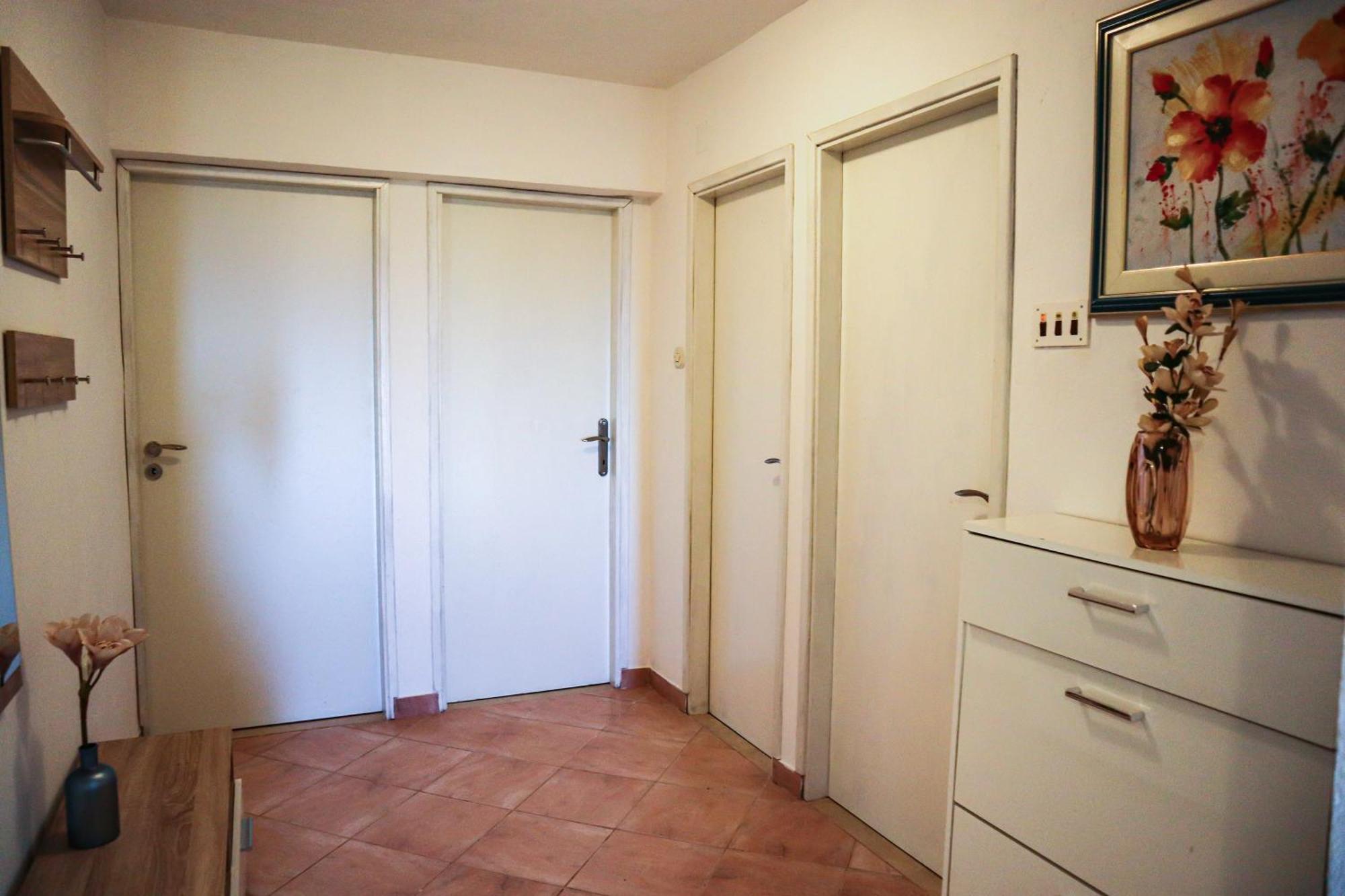 Holiday Home Ante With Beautiful Private Garden Nadin Exterior photo