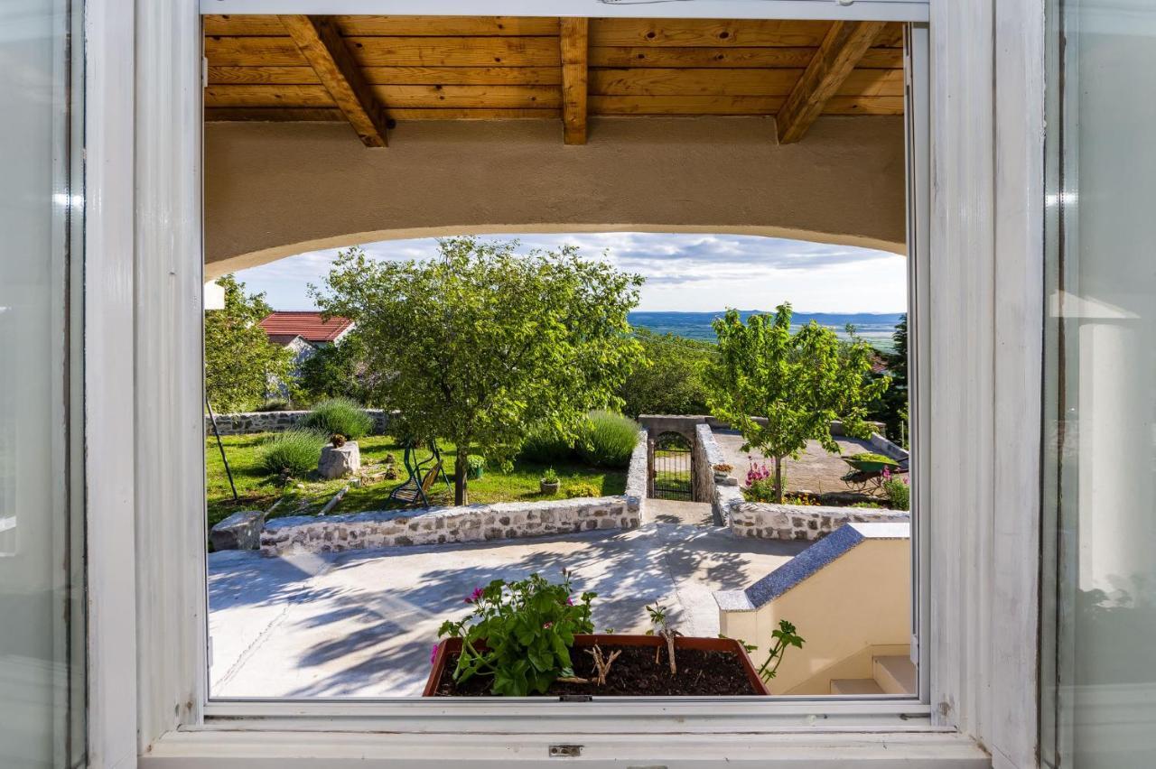 Holiday Home Ante With Beautiful Private Garden Nadin Exterior photo