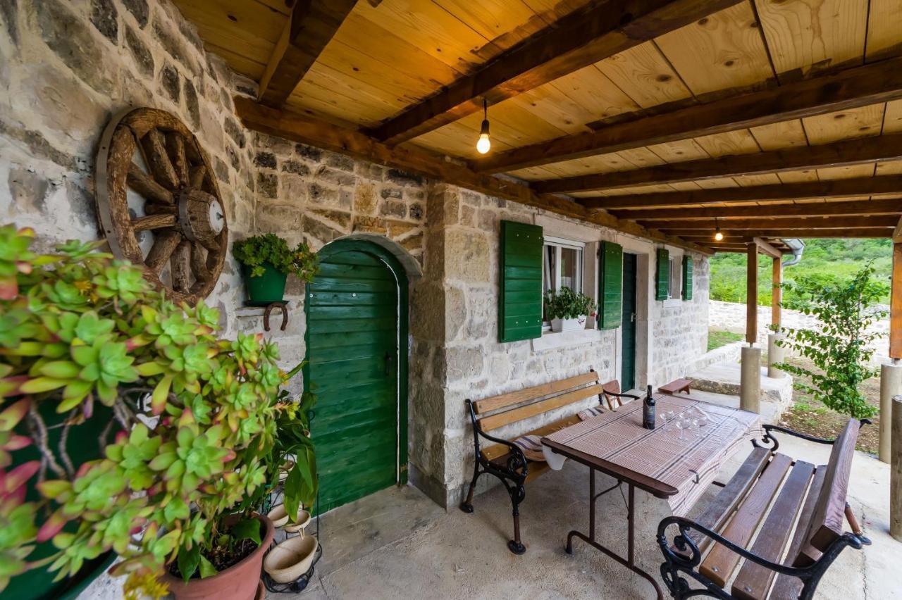 Holiday Home Ante With Beautiful Private Garden Nadin Exterior photo