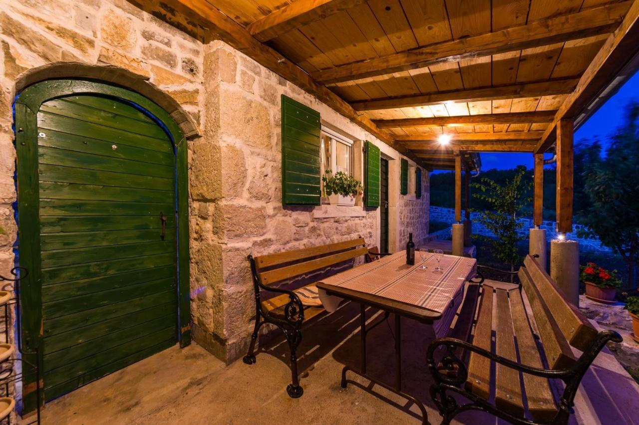 Holiday Home Ante With Beautiful Private Garden Nadin Exterior photo