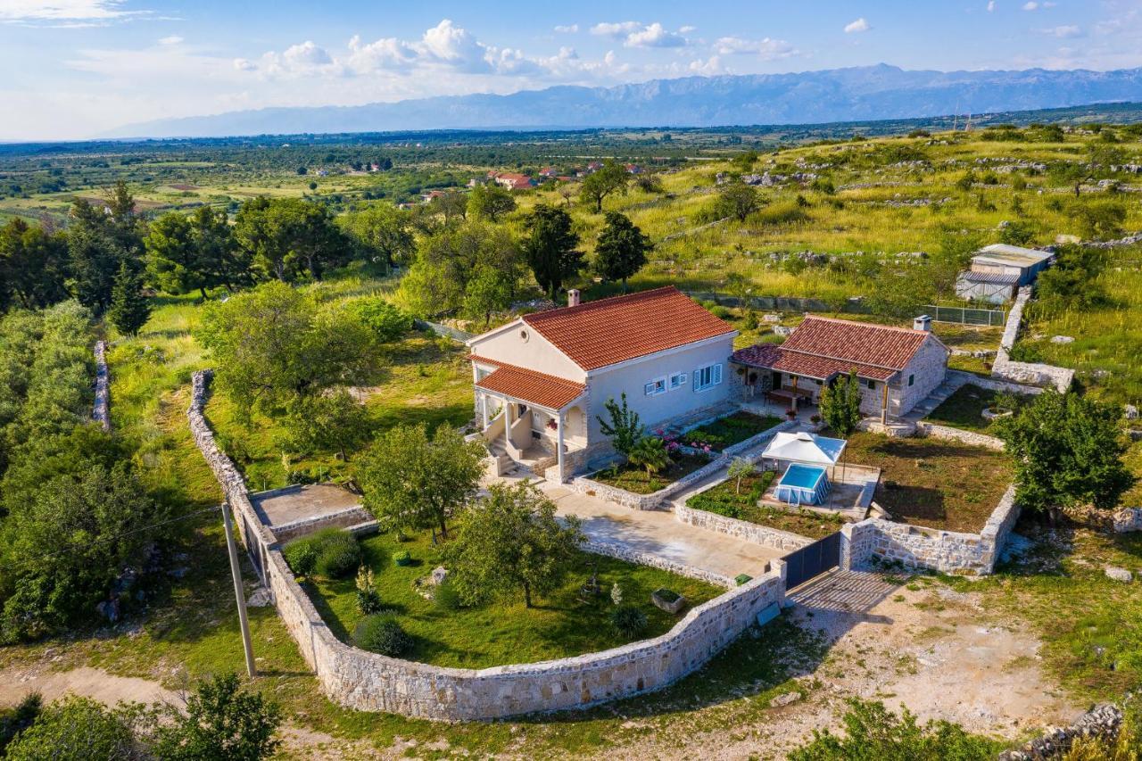 Holiday Home Ante With Beautiful Private Garden Nadin Exterior photo